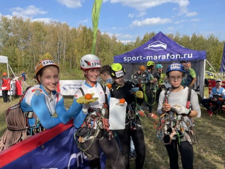 ����� 4�